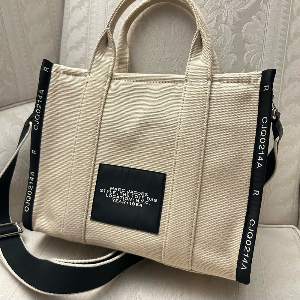 🆕 Marc Jacobs The Jacquard Medium traveller Tote Bag beige with contrast trim - Picture 10 of 16